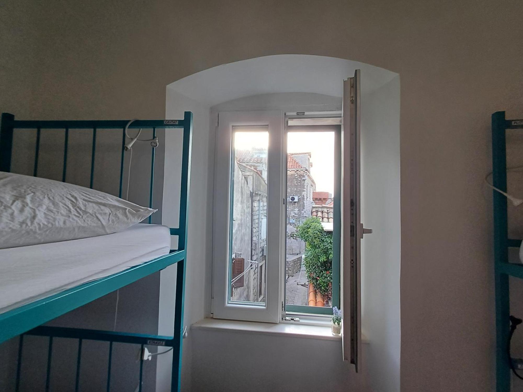 City Walls Hostel Дубровник Экстерьер фото