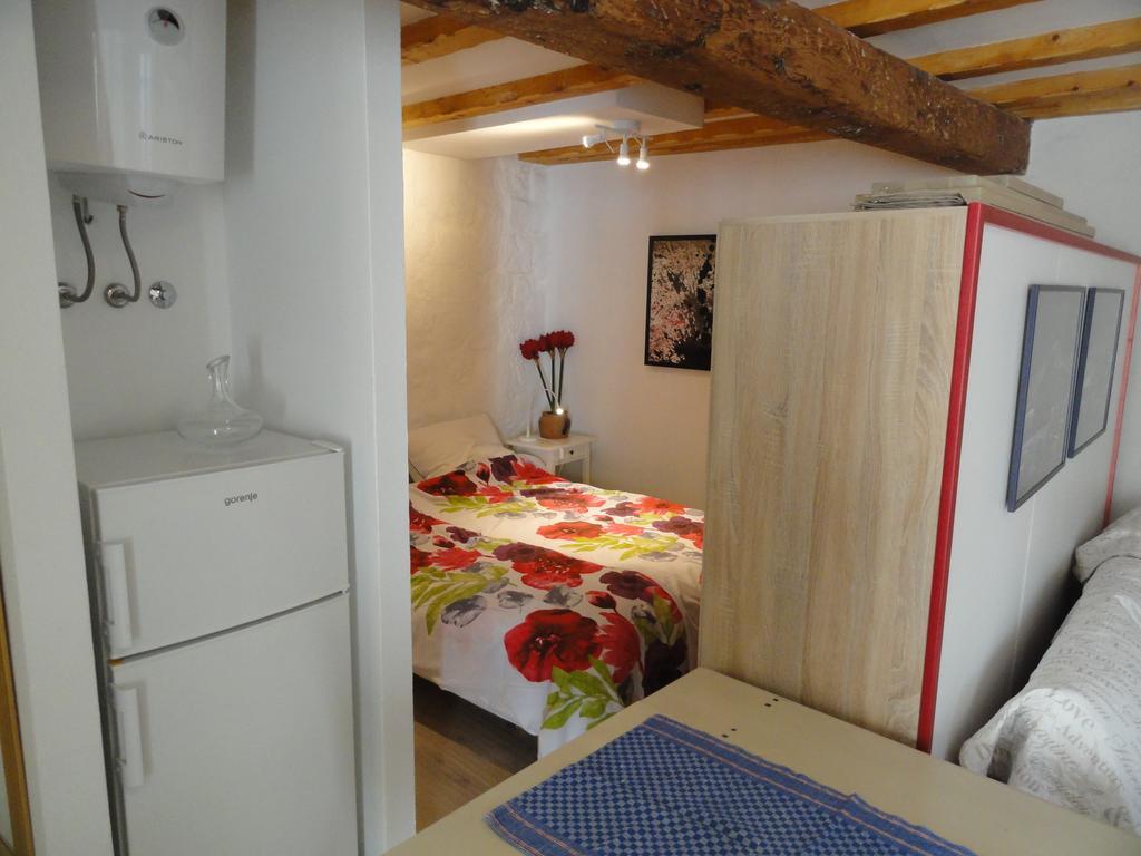 City Walls Hostel Дубровник Экстерьер фото